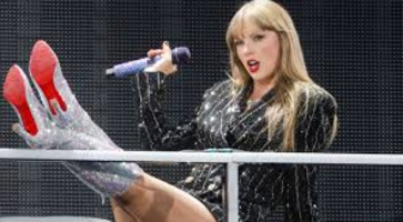 Biography: Taylor Swift